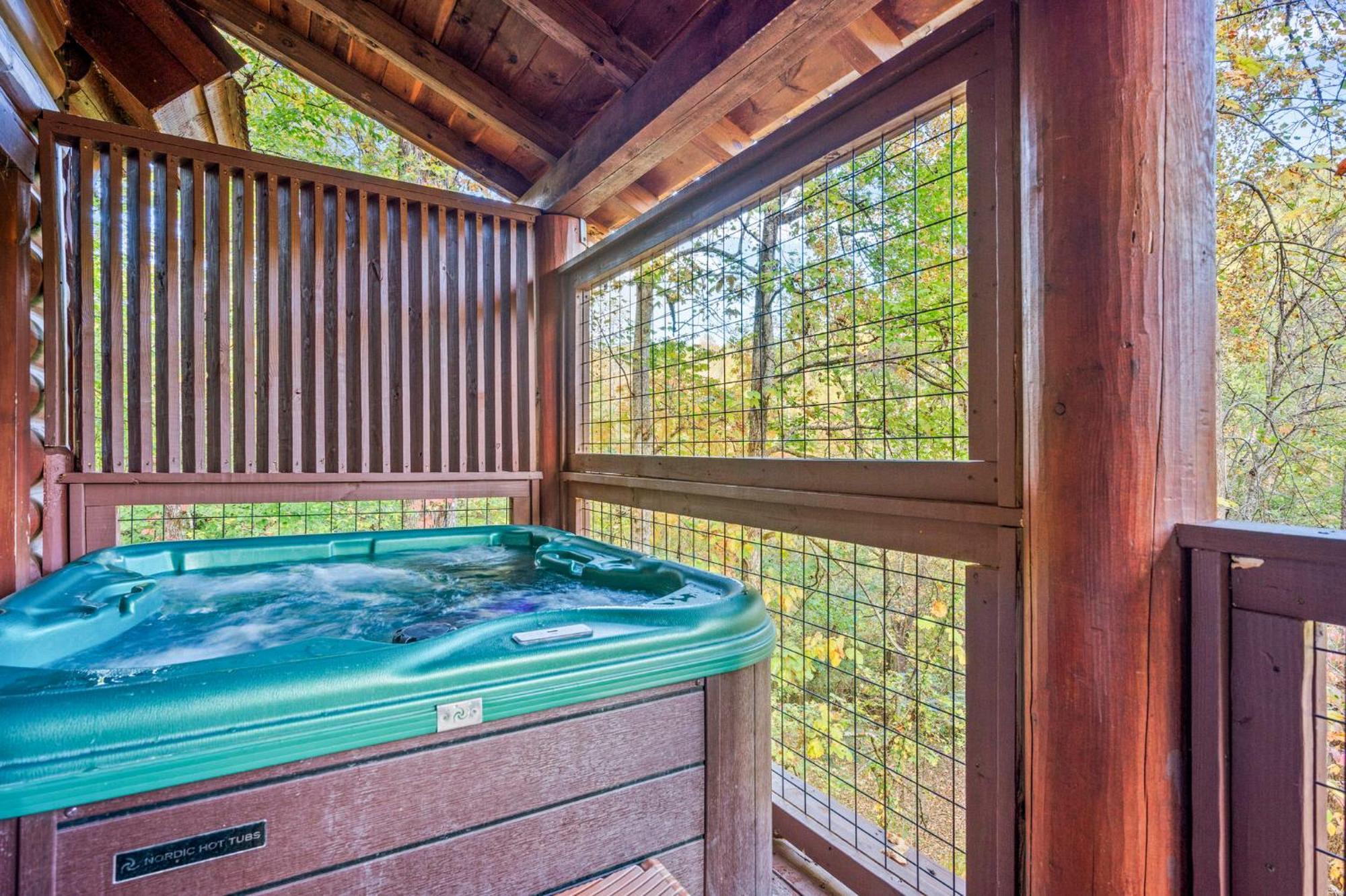 Relaxation Retreat - Pickleball Cabin - Wi-Fi, Fire Pit With Bar, Ev, Game Room, Hot Tub, Pool Access - Mins To Pf Севьервилл Экстерьер фото